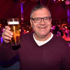 TV-Star ganz privat: Elton spricht über seine Ehefrau!