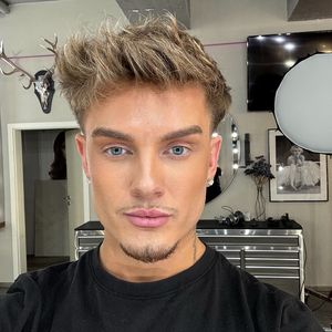 Neue Ära: Twenty4tim präsentiert stolz seine blonde Mähne