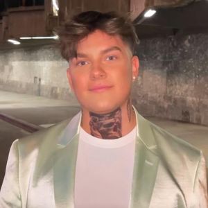 Von blond zu braun: Twenty4tim zeigt seine neue Friese!
