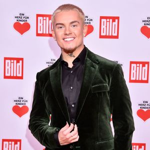 Twenty4tim berichtet von Bodyshaming während der Schulzeit
