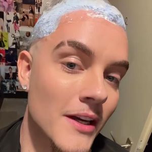 Eyebrow-Cut und Platinblond: Twenty4tim zeigt Transformation