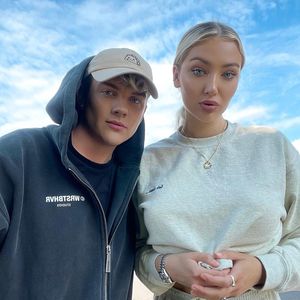 Star-besetztes Musikvideo: Darum dreht sich Twenty4Tims Song