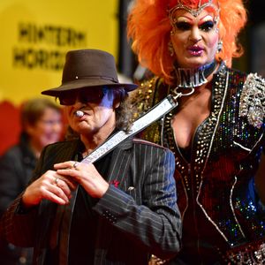 "Hinterm Horizont"-Premiere: Olivia Jones von Udo angeleint!