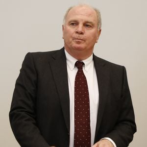 Nach Steuerskandal: Uli Hoeneß' Bewährungsstrafe aufgehoben