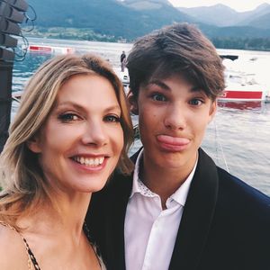 Ursula Karvens Sohn Liam startet auf dem Laufsteg durch