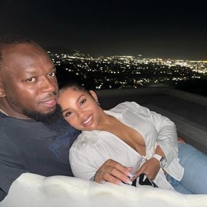 Usain Bolt macht Kasi Bennett am 40. Geburtstag einen Antrag