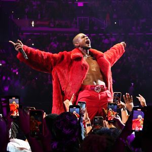 R&B-Star Usher enthüllt das Geheimnis um seine Bauchmuskeln