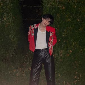 BTS' V begeistert Fans mit beeindruckendem Muskelaufbau