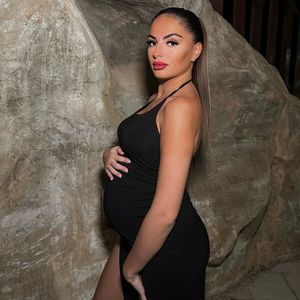 Siebter Monat: "#CoupleChallenge"-Valdrina zeigt Babybauch