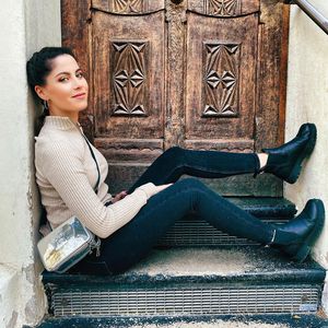 "Unter uns"-Darstellerin Valea mag ihre Stimme im TV nicht