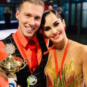 Verdächtiger Zettel: Sind das etwa die "Let's Dance"-Profis?