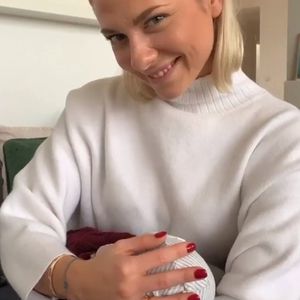 "Tante Välly": Valentina Pahde besucht Chryssantis Söhnchen!