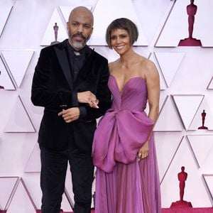 Halle Berry feiert Red-Carpet-Debüt mit neuem Freund Van!