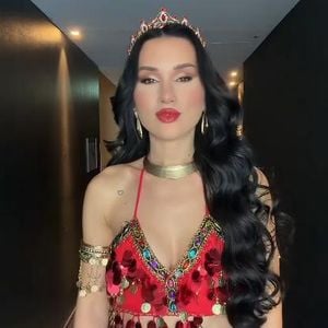 Vanessa Borck verzaubert an Karneval als sexy Prinzessin