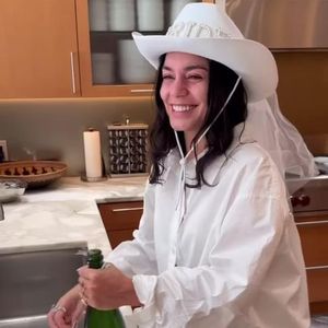 Bald Hochzeit? Vanessa Hudgens feiert supercool ihren JGA!
