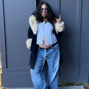 Im Crop-Top: Vanessa Hudgens zeigt ihren nackten Babybauch