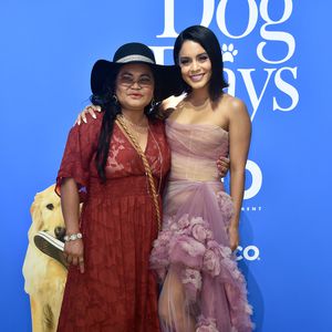 Vanessa Hudgens postet süßen Karaoke-Moment mit ihrer Mutter