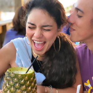 Vanessa Hudgens teilt süßes Paar-Pic mit ihrem Freund Cole