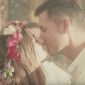 Im neuen Video: Vanessa Mai "heiratet" ihren Andreas erneut