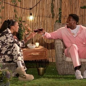 Stirnkuss: "Prominent getrennt"-Josh flirtet mit Vanessa