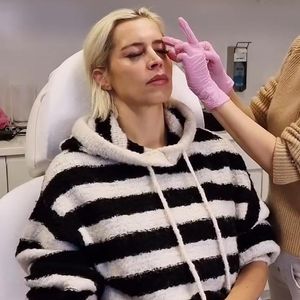 "Frisch gemacht": Verena Kerth stattet Beauty-Doc Besuch ab