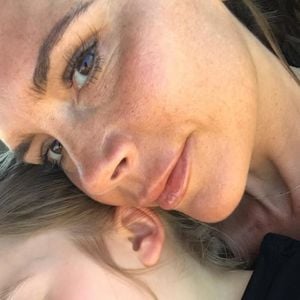 Ungeschminkt: Victoria Beckham zeigt strahlenden Teint