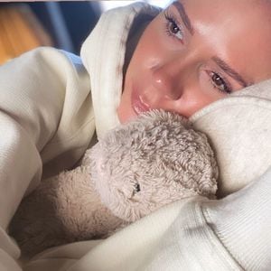 Ohne Make-up und im Hoodie: Victoria Beckham ungewohnt leger