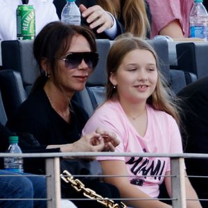 Victoria Beckham sorgt sich wegen Social Media um Harper