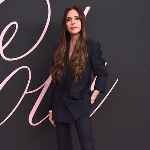 Victoria Beckham präsentiert ihre durchtrainierten Arme