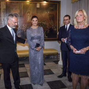 Prinzessin Victoria von Schweden begeistert im Glitzerkleid