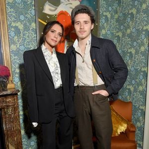 Victoria Beckham würdigt abwesenden Sohn Brooklyn in Rede
