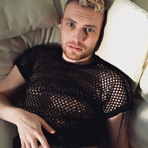 Wer fasst "Prince Charming"-Vincent da bloß in den Schritt?