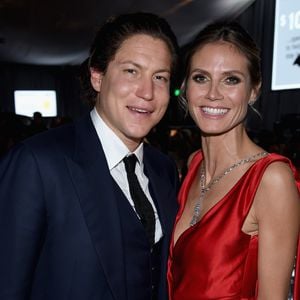 Sexy! Heidi Klum knutscht GNTM-Carina – doch ihre Favoritin?