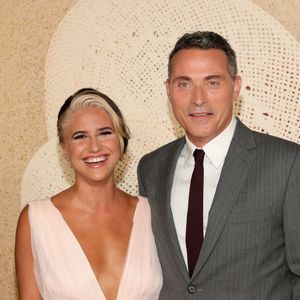 Rufus Sewell hat seine Partnerin Vivian Benitez geheiratet!