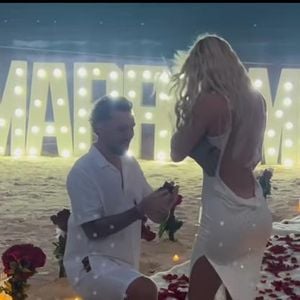 Chiara Antonella und ihr Wladi haben sich am Strand verlobt