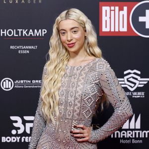 Walentina Doronina kam zum "Fame Fighting" mit Bodyguards!
