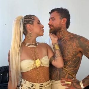 Kuss angedeutet: Gigi Birofio und Wale irritieren mit Clip