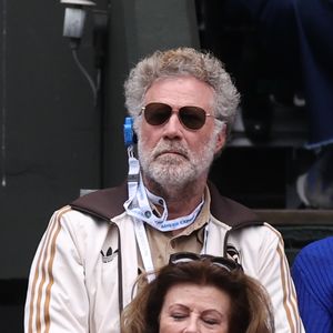 Kaum zu erkennen: Will Ferrell zeigt eine graue Lockenpracht