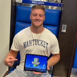 Keine Milch: NFL-Talent Will Lewis trinkt Kaffee mit Mayo