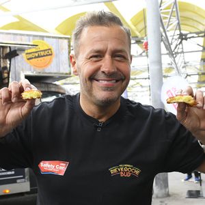 Freunde verwirrt: Willi Herrens Handynummer wieder aktiv!