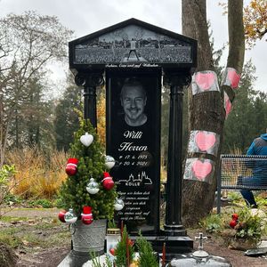 Anderthalb Jahre nach Tod: Willi Herren hat einen Grabstein