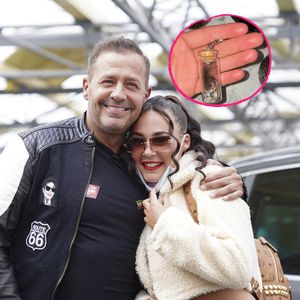 Als Andenken: Alessia Herren trägt Willis Haare mit sich