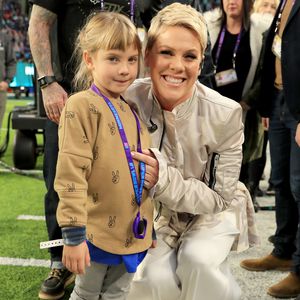 "Sie müssen ritterlich sein": Pink gibt Willow Dating-Tipps!
