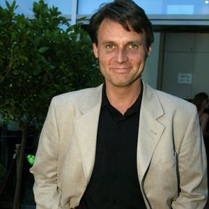 GZSZ-Wolfgang von zwei Blondinen geknutscht!