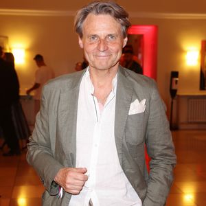 GZSZ-Bösewicht Wolfgang Bahro feiert Modelpremiere
