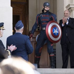 Nach Chris Evans: Disney+ präsentiert neuen Captain America!