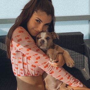 Schüttelfrost und Fieber: Yeliz Koc sorgt sich um ihren Hund