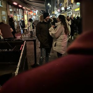Geht da was? Yeliz Koc mit ihrem Showflirt Bryan unterwegs
