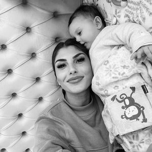 Premiere! Yeliz Koc zeigt zum ersten Mal Baby Snows Gesicht