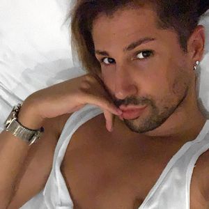 Heels im Pool: "Queen of Drags"-Yonce will Conchita bezirzen